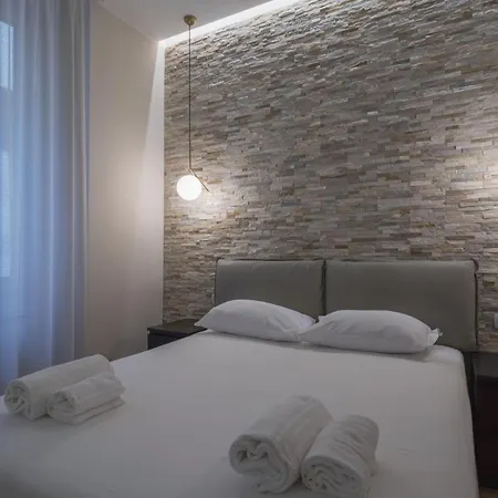 Easylife - Elegante E Moderno In Zona Garibaldi Apartamento